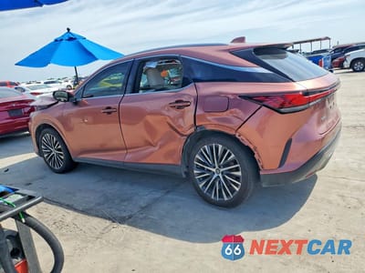 Drugie zdjęcie samochodu z przodu: 2023 LEXUS RX 350 PREMIUM+ VIN:JTJCHMAA2P2005619 - miniatura