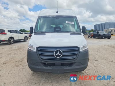 Piąte zdjęcie samochodu w środku: 2025 MERCEDES-BENZ SPRINTER 2500 VIN:W1Z4KGHY1ST205821 - miniatura