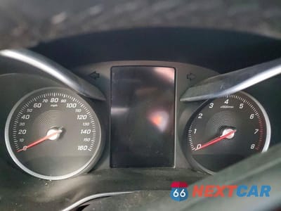 Zdjęcie 9 z 13 samochodu: 2016 MERCEDES-BENZ C 300 4MATIC VIN:55SWF4KB1GU120513 - miniatura