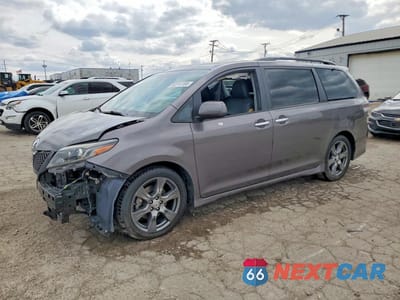 2017 TOYOTA SIENNA SE 5TDXZ3DC3HS834086 - główne zdjęcie licytacji z USA - miniatura