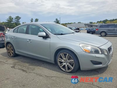 Czwarte zdjęcie samochodu z boku: 2011 VOLVO S60 T6 VIN:YV1902FH2B2007677 - miniatura