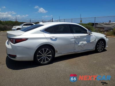 Trzecie zdjęcie samochodu z tyłu: 2019 LEXUS ES 300H VIN:JTHB21B17K2002574 - miniatura