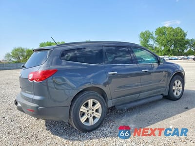 Trzecie zdjęcie samochodu z tyłu: 2010 CHEVROLET TRAVERSE LT VIN:1GNLVGED2AS132953 - miniatura