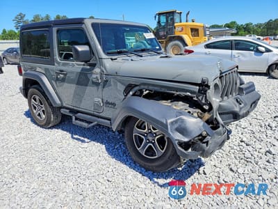 Czwarte zdjęcie samochodu z boku: 2023 JEEP WRANGLER SPORT VIN:1C4HJXAG8PW680693 - miniatura
