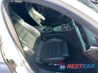 Piąte zdjęcie samochodu w środku: 2017 PORSCHE PANAMERA 4 VIN:WP0AA2A71HL103883 - miniatura