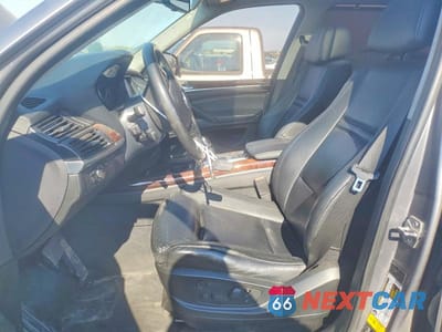Zdjęcie 7 z 13 samochodu: 2011 BMW X5 XDRIVE50I VIN:5UXZV8C57BL418229 - miniatura