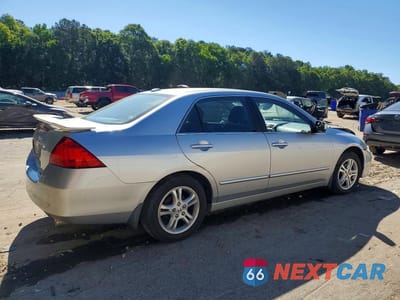 Trzecie zdjęcie samochodu z tyłu: 2006 HONDA ACCORD EX VIN:1HGCM56806A076558 - miniatura