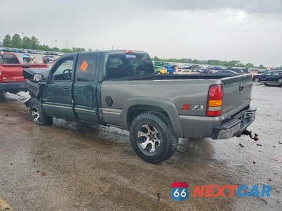 Drugie zdjęcie samochodu z przodu: 2001 CHEVROLET SILVERADO K1500 VIN:1GCEK19T21E171713 - miniatura
