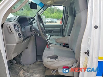 Zdjęcie 7 z 13 samochodu: 2018 FORD ECONOLINE E350 SUPER DUTY CUTAWAY VAN VIN:1FDWE3FS6JDC19461 - miniatura