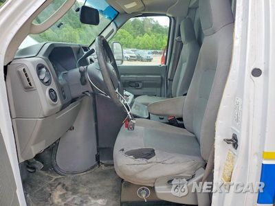 Zdjęcie 7 z 13 samochodu: 2018 FORD ECONOLINE E350 SUPER DUTY CUTAWAY VAN VIN:1FDWE3FS6JDC19461 - miniatura