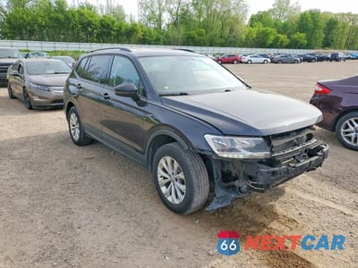 Czwarte zdjęcie samochodu z boku: 2020 VOLKSWAGEN TIGUAN S VIN:3VV0B7AX2LM044597 - miniatura