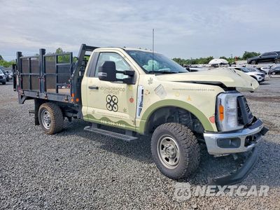 Czwarte zdjęcie samochodu z boku: 2023 FORD F350 SUPER DUTY VIN:1FTRF3BA1PEC59025 - miniatura