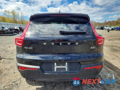 Zdjęcie 6 z 13 samochodu: 2025 VOLVO XC40 PLUS VIN:YV4L12UC7S2558863 - miniatura