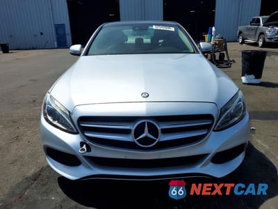 Piąte zdjęcie samochodu w środku: 2016 MERCEDES-BENZ C 300 VIN:55SWF4JB7GU147927 - miniatura