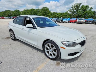 Czwarte zdjęcie samochodu z boku: 2015 BMW 320 I VIN:WBA3B1G59FNT64862 - miniatura