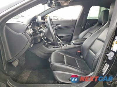 Zdjęcie 7 z 12 samochodu: 2019 MERCEDES-BENZ CLA 250 VIN:WDDSJ4EB2KN749885 - miniatura