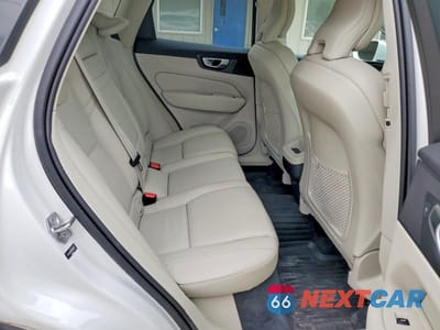 Zdjęcie 11 z 13 samochodu: 2021 VOLVO XC60 T5 MOMENTUM VIN:YV4102RK6M1881871 - miniatura