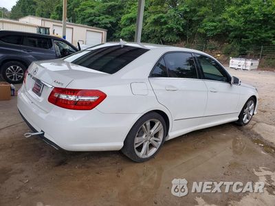 Trzecie zdjęcie samochodu z tyłu: 2013 MERCEDES-BENZ E 350 4MATIC VIN:WDDHF8JBXDA731704 - miniatura