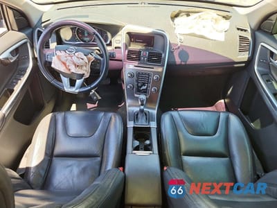 Zdjęcie 8 z 12 samochodu: 2014 VOLVO XC60 3.2 VIN:YV4952DL9E2544157 - miniatura