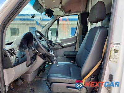 Zdjęcie 7 z 13 samochodu: 2016 MERCEDES-BENZ SPRINTER 2 CARGO - R & D - CLN TITLE - PRIOR FLEET VIN:WD3PE8DD8GP250271 - miniatura