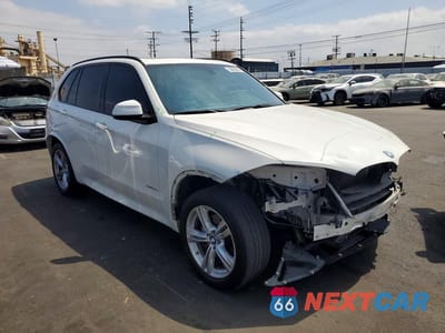 Czwarte zdjęcie samochodu z boku: 2015 BMW X5 SDRIVE35I VIN:5UXKR2C51F0H40667 - miniatura