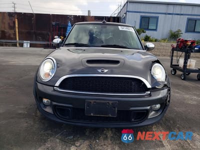 Piąte zdjęcie samochodu w środku: 2012 MINI COOPER S VIN:WMWZP3C56CT296668 - miniatura