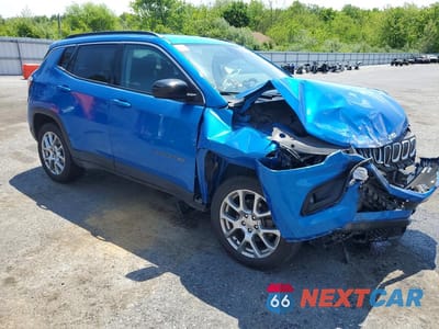 Czwarte zdjęcie samochodu z boku: 2022 JEEP COMPASS LATITUDE LUX VIN:3C4NJDFB1NT117633 - miniatura