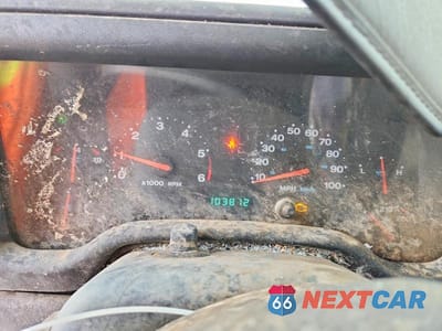 Zdjęcie 9 z 13 samochodu: 2004 JEEP WRANGLER / TJ SPORT VIN:1J4FA49S64P747788 - miniatura