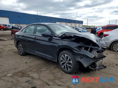 Czwarte zdjęcie samochodu z boku: 2024 VOLKSWAGEN JETTA S VIN:3VW5M7BU1RM030893 - miniatura