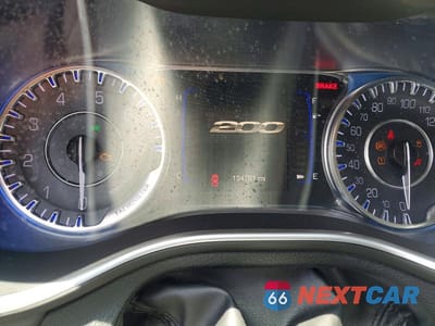 Zdjęcie 9 z 12 samochodu: 2016 CHRYSLER 200 LIMITED VIN:1C3CCCAB4GN145047 - miniatura