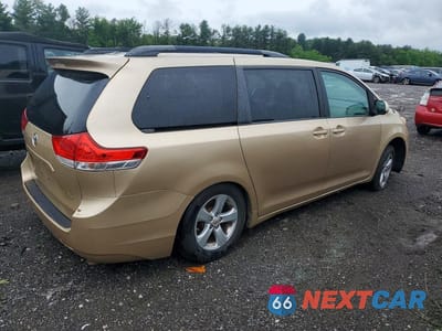 Trzecie zdjęcie samochodu z tyłu: 2012 TOYOTA SIENNA LE VIN:5TDKK3DC4CS194512 - miniatura