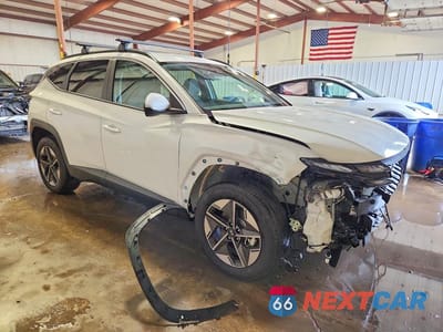 Czwarte zdjęcie samochodu z boku: 2025 HYUNDAI TUCSON SEL VIN:3KMJBCDE3SE004475 - miniatura