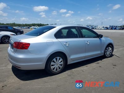 Trzecie zdjęcie samochodu z tyłu: 2014 VOLKSWAGEN JETTA BASE VIN:3VW2K7AJXEM327624 - miniatura