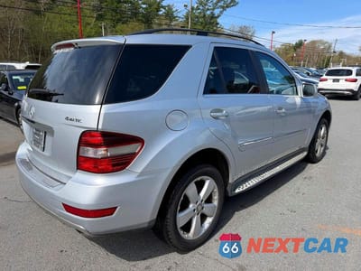 Czwarte zdjęcie samochodu z boku: 2010 MERCEDES-BENZ ML 350 4MATIC VIN:4JGBB8GB1AA615902 - miniatura