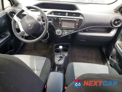 Zdjęcie 8 z 12 samochodu: 2015 TOYOTA PRIUS C TWO VIN:JTDKDTB35F1583173 - miniatura