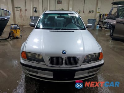 Piąte zdjęcie samochodu w środku: 2001 BMW 325 I VIN:WBAAV33451EE75394 - miniatura