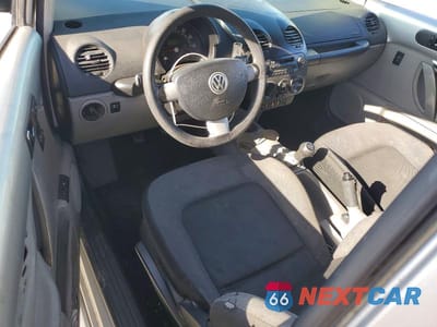 Zdjęcie 8 z 12 samochodu: 2000 VOLKSWAGEN NEW BEETLE GLS VIN:3VWCA21C7YM484446 - miniatura