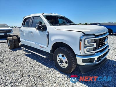 Czwarte zdjęcie samochodu z boku: 2023 FORD F350 SUPER DUTY VIN:1FT8W3DM7PEC57153 - miniatura