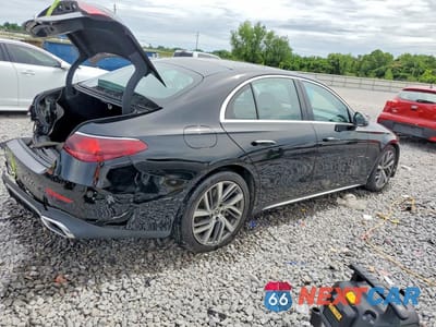 Trzecie zdjęcie samochodu z tyłu: 2024 MERCEDES-BENZ E 350 4MATIC VIN:W1KLF4HB4RA050695 - miniatura