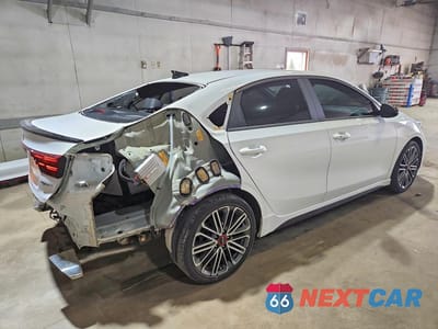 Trzecie zdjęcie samochodu z tyłu: 2023 KIA FORTE GT VIN:3KPF44AC1PE636345 - miniatura