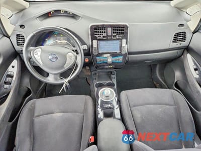 Zdjęcie 8 z 12 samochodu: 2015 NISSAN LEAF SV VIN:1N4AZ0CP8FC310428 - miniatura