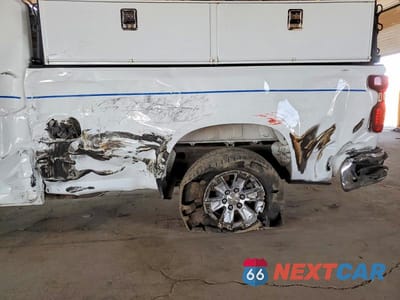 Zdjęcie 10 z 12 samochodu: 2020 CHEVROLET SILVERADO C1500 VIN:3GCNWAEF2LG382913 - miniatura