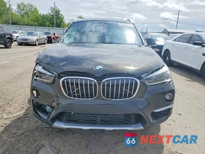 Piąte zdjęcie samochodu w środku: 2017 BMW X1 XDRIVE28I VIN:WBXHT3C31H5F77643 - miniatura
