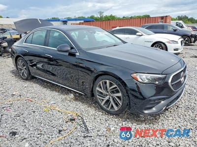 Czwarte zdjęcie samochodu z boku: 2024 MERCEDES-BENZ E 350 4MATIC VIN:W1KLF4HB4RA050695 - miniatura