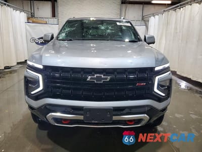 Piąte zdjęcie samochodu w środku: 2025 CHEVROLET SUBURBAN K1500 Z71 VIN:1GNS6DRDXSR321778 - miniatura