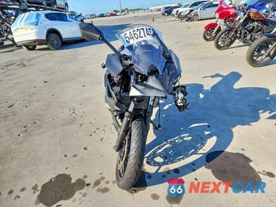 Drugie zdjęcie samochodu z przodu: 2026 KAWASAKI EX500 VIN:ML5EXGG13TDA79537 - miniatura