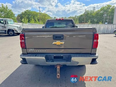 Piąte zdjęcie samochodu w środku: 2015 CHEVROLET SILVERADO K1500 VIN:1GCNKPEH5FZ161021 - miniatura