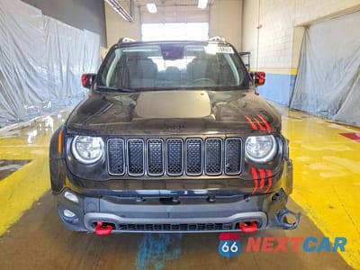 Piąte zdjęcie samochodu w środku: 2023 JEEP RENEGADE TRAILHAWK VIN:ZACNJDC16PPP30138 - miniatura
