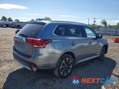 Trzecie zdjęcie samochodu z tyłu: 2018 MITSUBISHI OUTLANDER SE VIN:JA4J24A51JZ031362 - miniatura