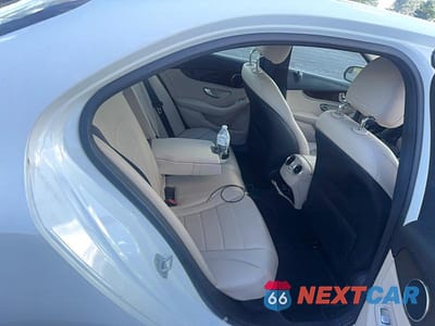 Zdjęcie 6 z 11 samochodu: 2015 MERCEDES-BENZ C 300 4MATIC VIN:55SWF4KB4FU037530 - miniatura